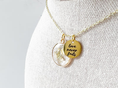 Love Never Fails Dried Flower Gold Necklace - GINGERS