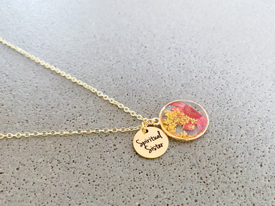 Spiritual Sister Dried Flower Gold Necklace - GINGERS